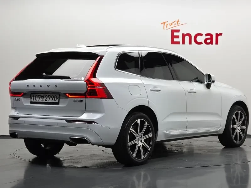 Volvo XC60 D5 INSCRIPTION, снимка 2 - Автомобили и джипове - 55294375