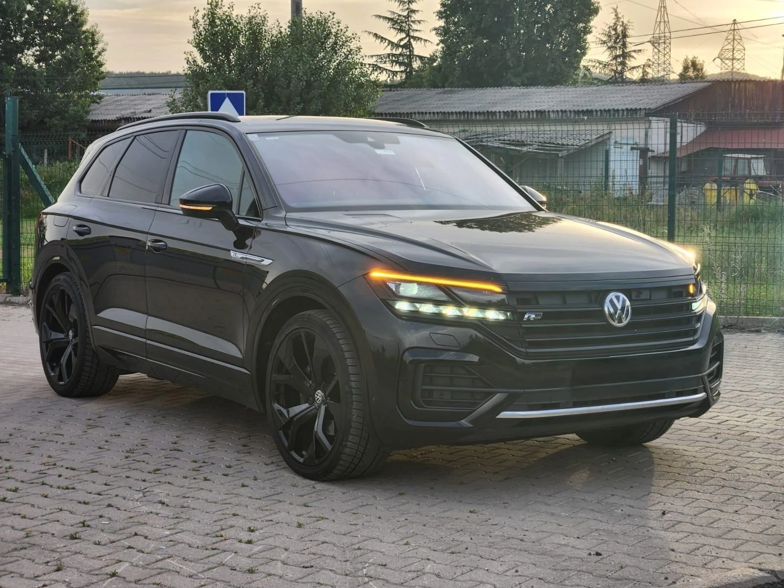 VW Touareg 3.0D R-line BLACK EDITION Full - изображение 2