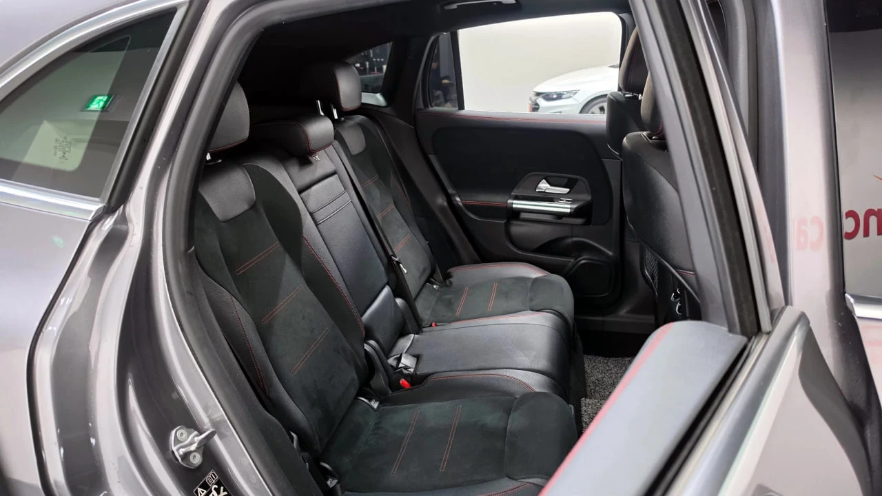 Mercedes-Benz GLA 250 ПАНОРАМА| КОЖЕН САЛОН| КАМЕРА, снимка 12 - Автомобили и джипове - 54912914