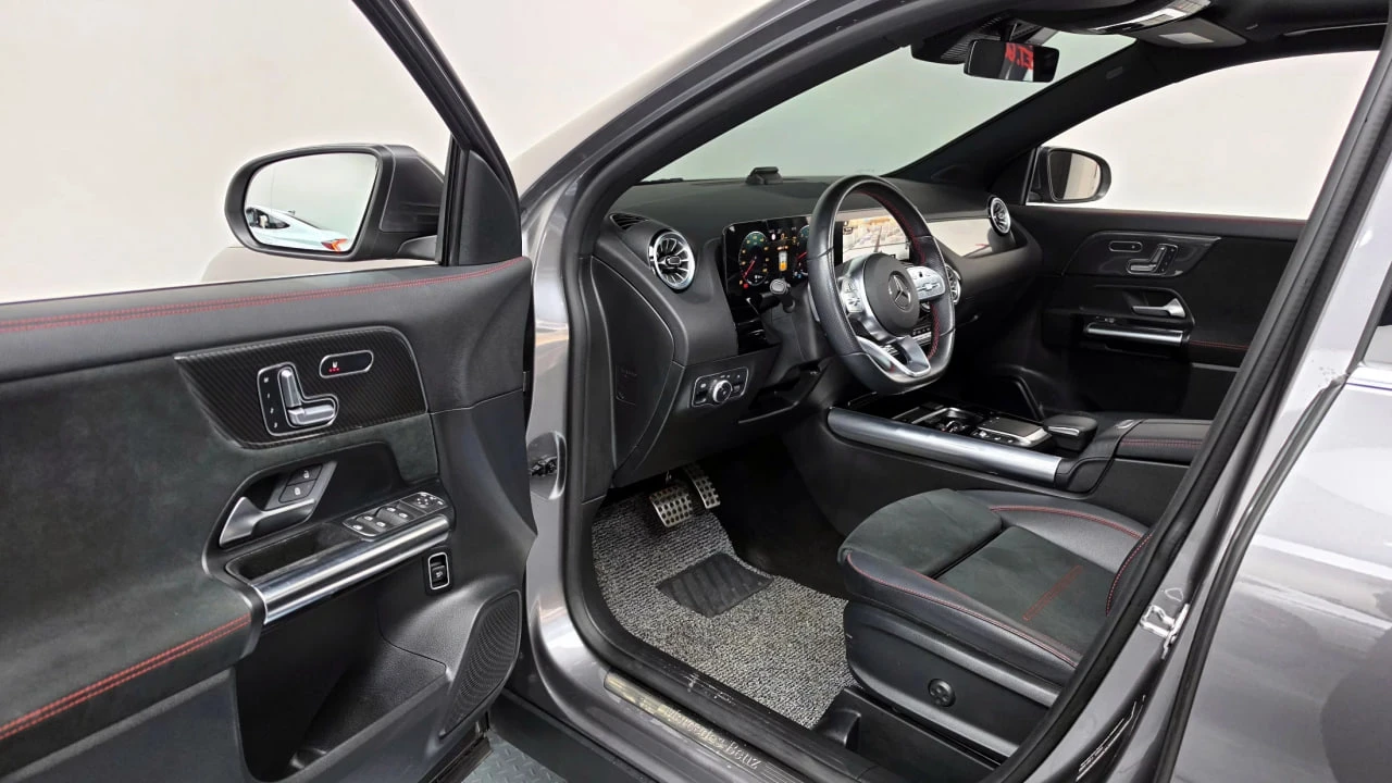 Mercedes-Benz GLA 250 ПАНОРАМА| КОЖЕН САЛОН| КАМЕРА, снимка 10 - Автомобили и джипове - 54912914