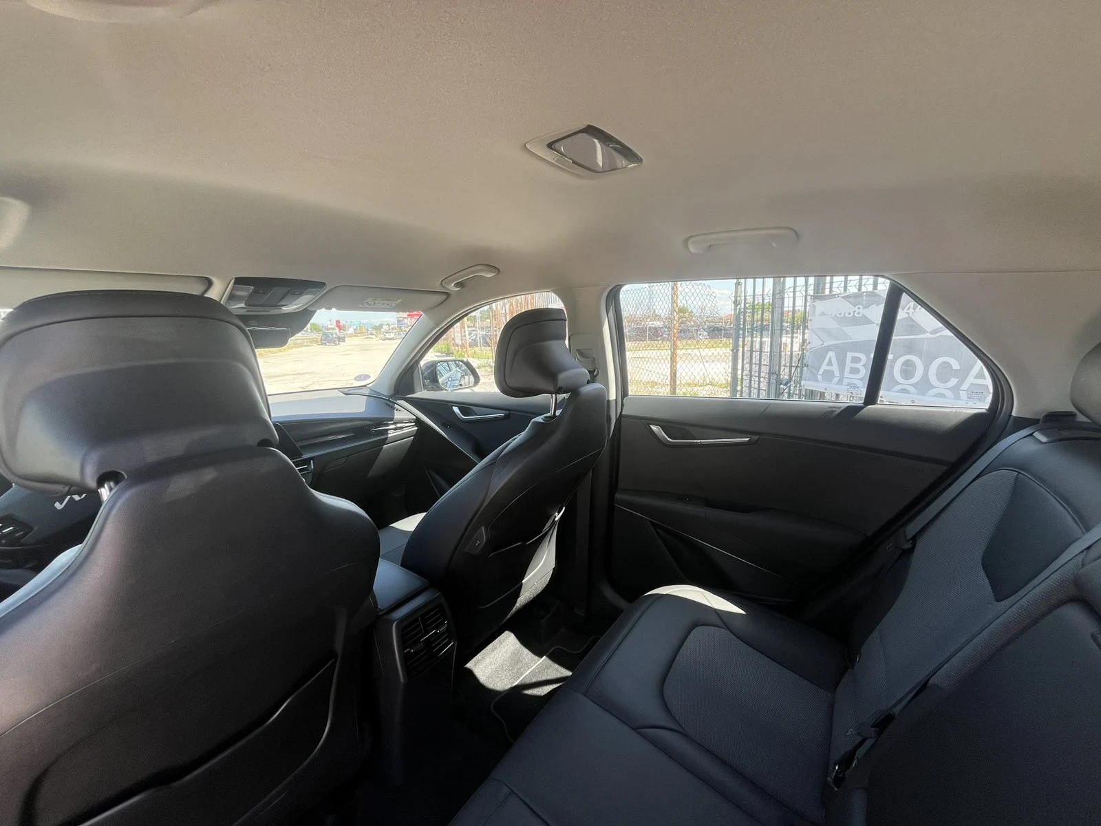 Kia Niro, снимка 14 - Автомобили и джипове - 55396647