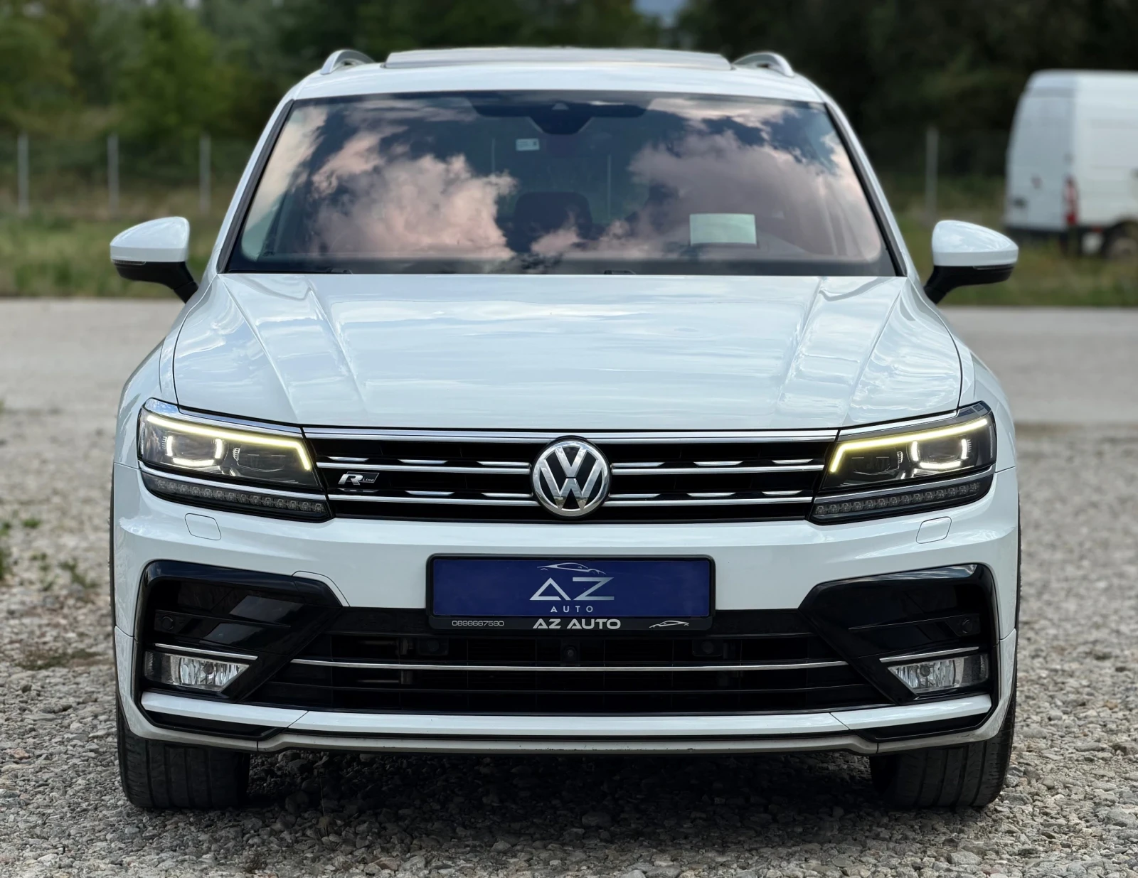 VW Tiguan 2.0 TDI 190кс R-Line 4Motion/ Всички екстри, снимка 2 - Автомобили и джипове - 55451049