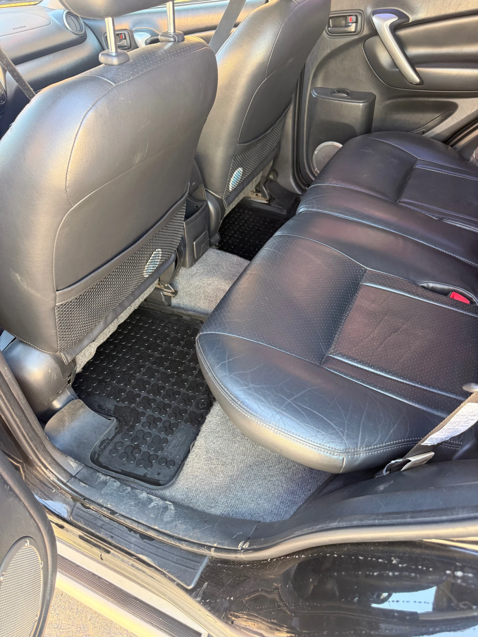 Toyota Rav4 2.0 d4d, снимка 8 - Автомобили и джипове - 55631914