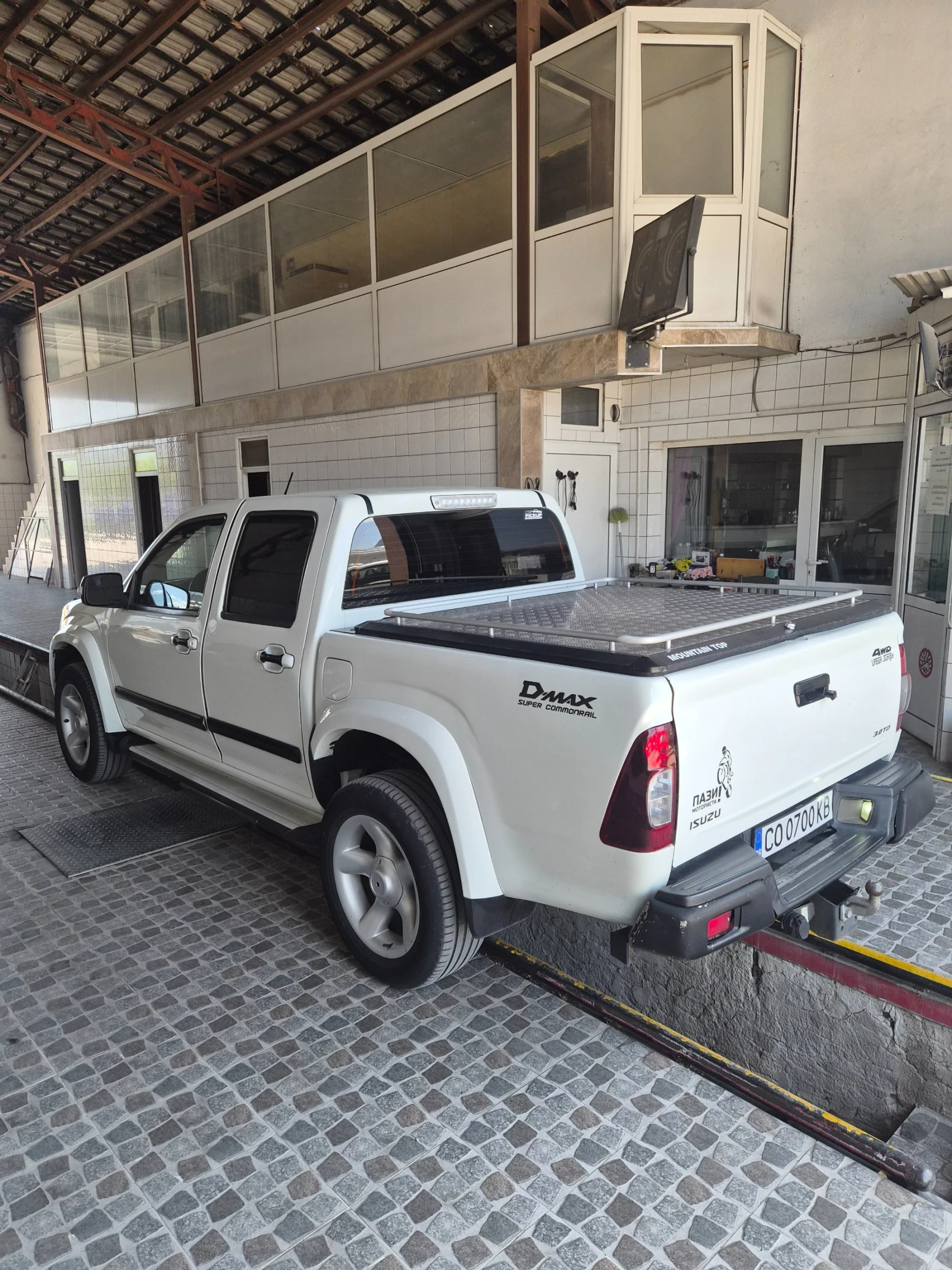 Isuzu D-max, снимка 6 - Автомобили и джипове - 55650749