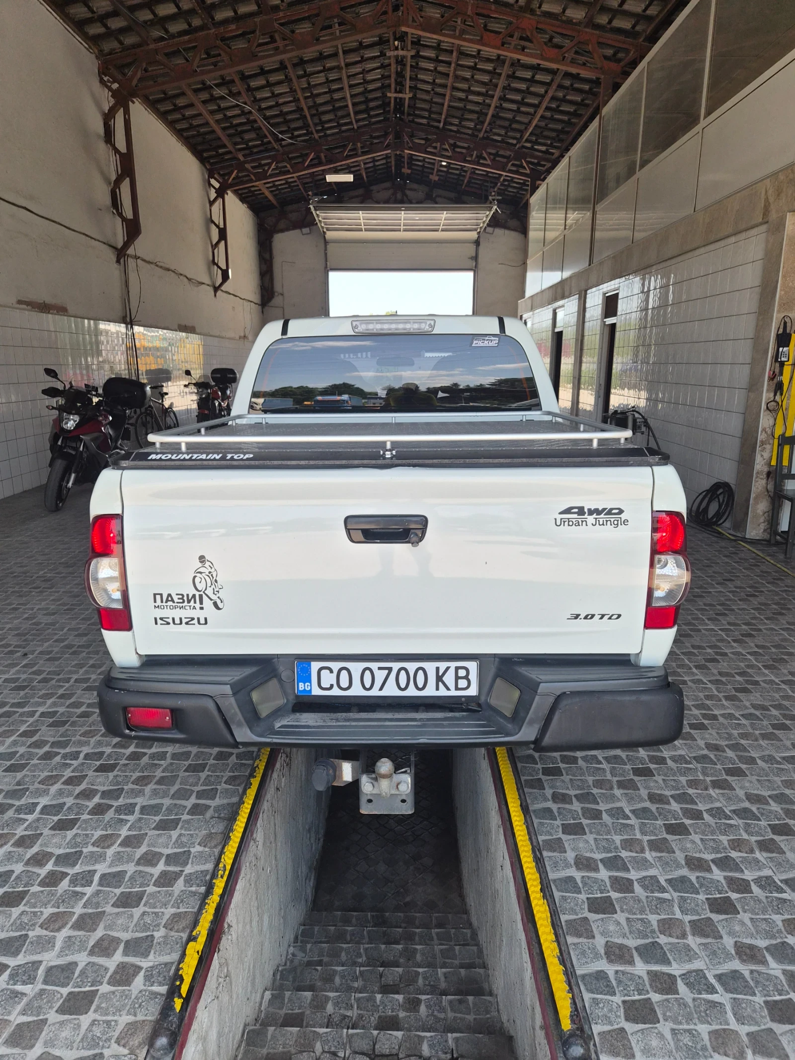 Isuzu D-max, снимка 4 - Автомобили и джипове - 55650749