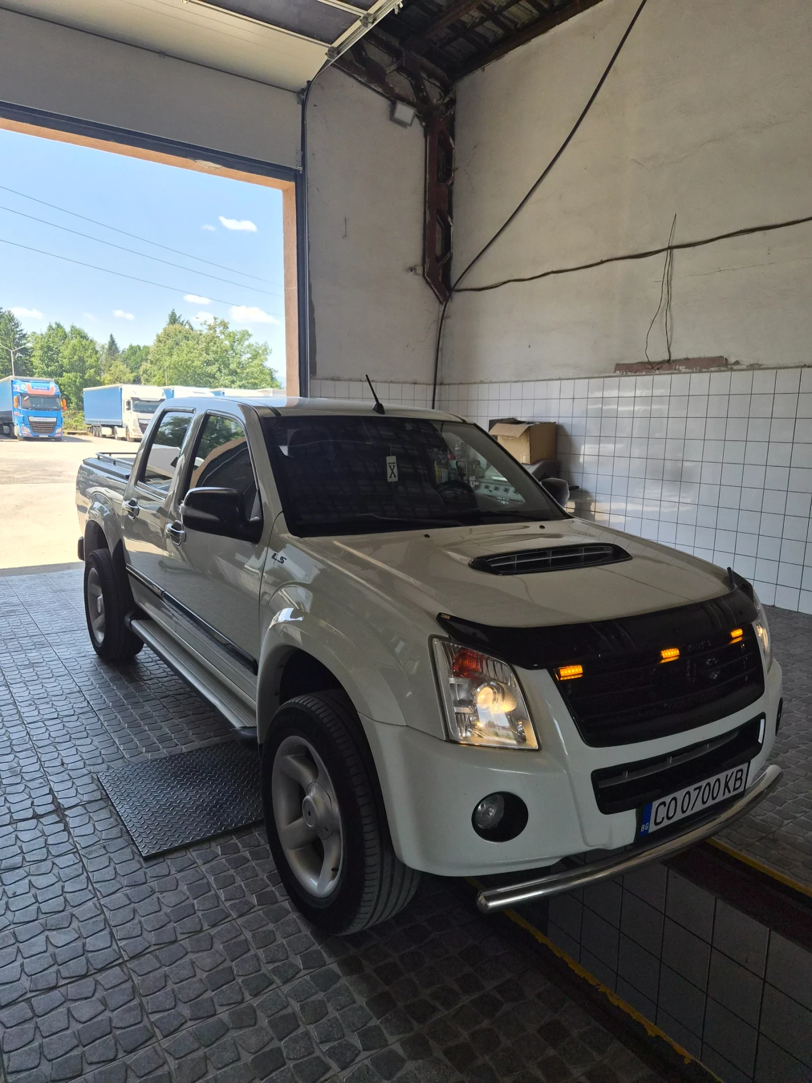 Isuzu D-max, снимка 3 - Автомобили и джипове - 55650749