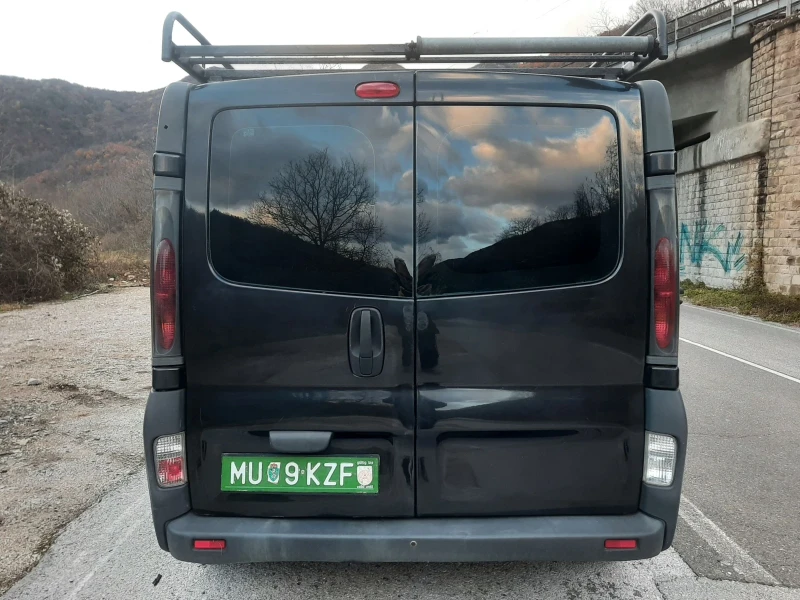 Opel Vivaro 1.9ТDCI KLIMA 6 SKOROSTI KEMPER, снимка 3 - Бусове и автобуси - 48571375