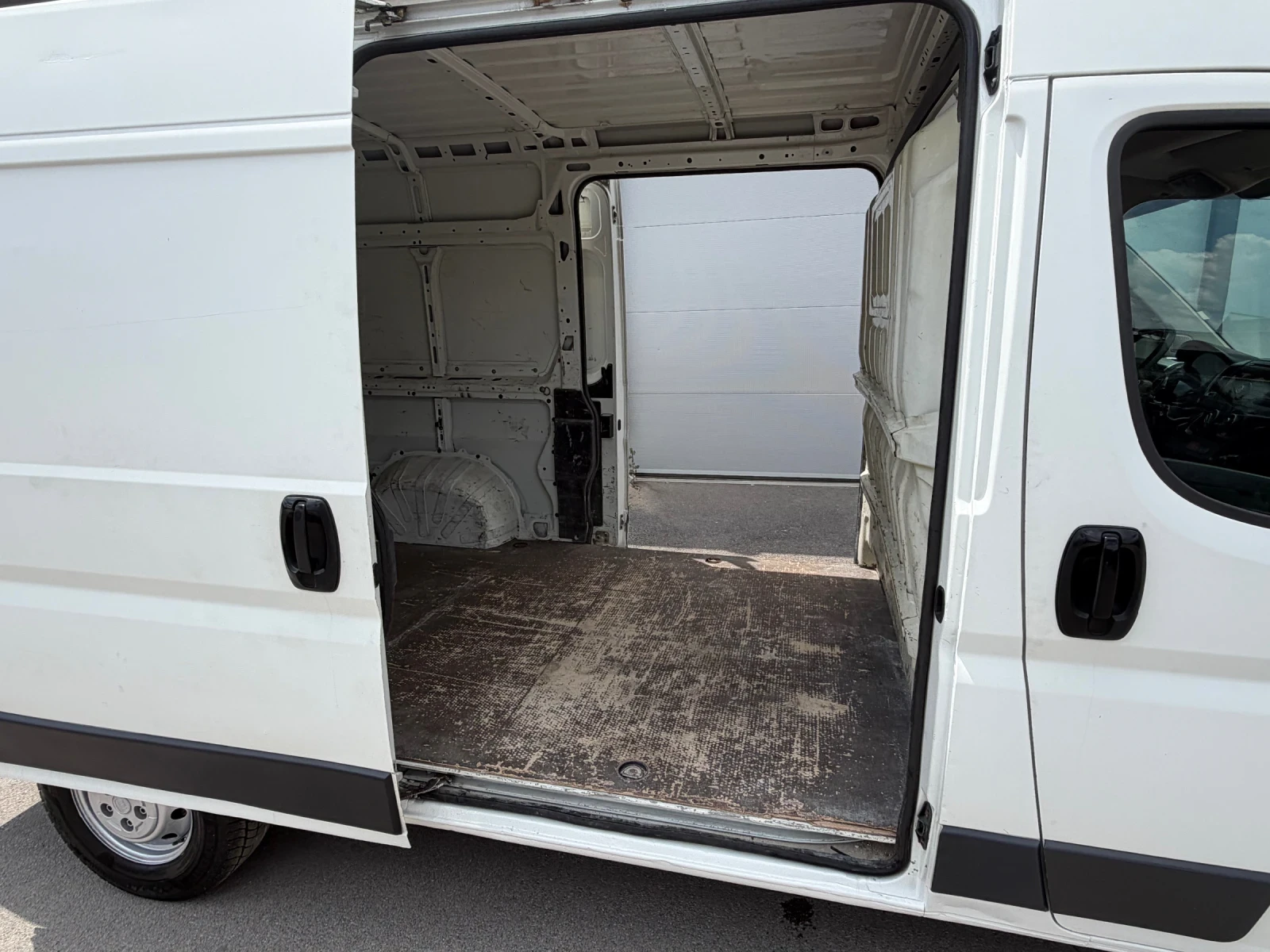 Fiat Ducato 2.3jtd KLIMATIK TEMPOMAT 2VRATI, снимка 11 - Бусове и автобуси - 55178976