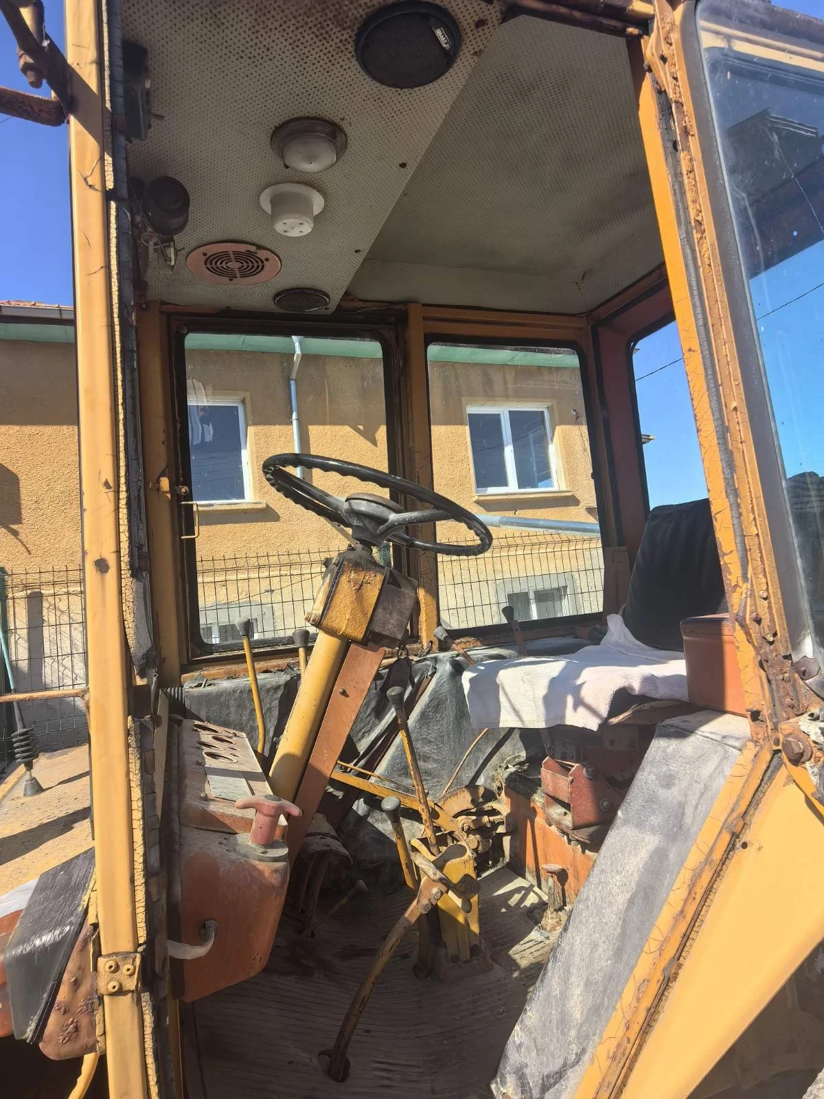 Трактор Владимировец КАТО НОВ ОТ ПЪРВИ СОБСТВЕНИК , снимка 3 - Селскостопанска техника - 54119972