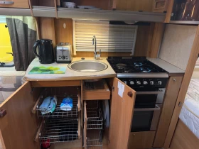 Каравана Swift CONQUEROR-ДВОЙНА ДУШ КАБИНА/АLDE/ГОЛЯМ ХЛАДИЛНИК/, снимка 6