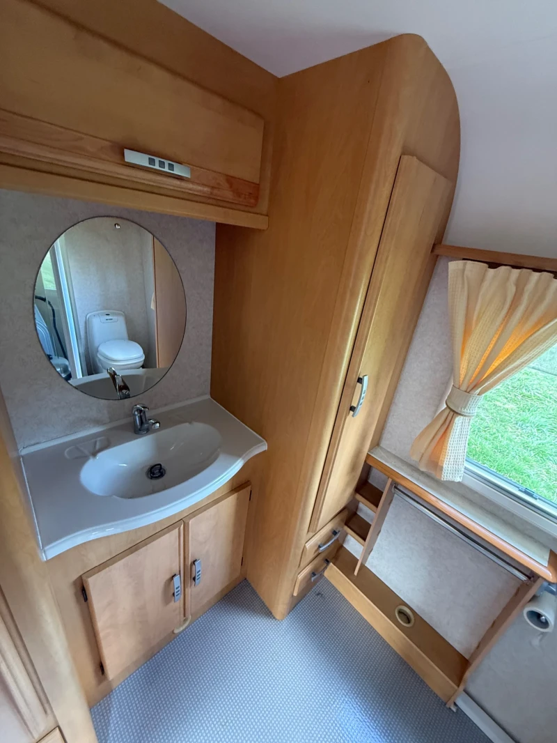 Каравана Bailey Vermont , снимка 8 - Каравани и кемпери - 49924286