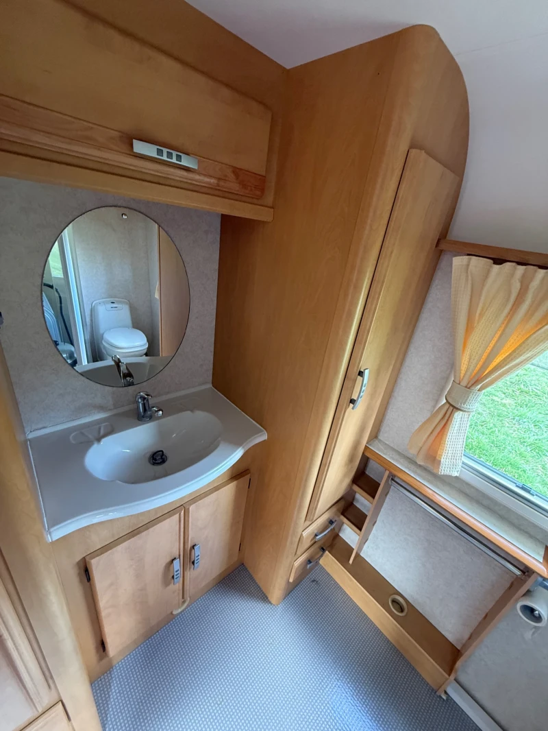 Каравана Bailey Vermont , снимка 11 - Каравани и кемпери - 49924286