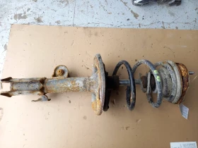 Макферсон преден ляв Тойота Рав4 2.2д (с)