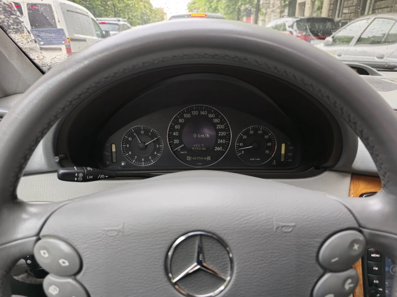 Mercedes-Benz CLK 320 V6 Бензин, снимка 11 - Автомобили и джипове - 48364721