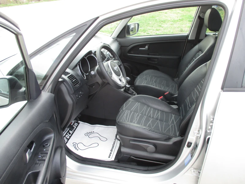 Kia Venga 1.4/БЕНЗИН/КАТО НОВА, снимка 9 - Автомобили и джипове - 49665304