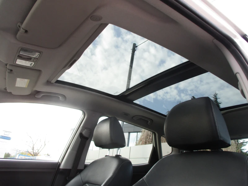 Kia Venga 1.4/БЕНЗИН/КАТО НОВА, снимка 12 - Автомобили и джипове - 49665304