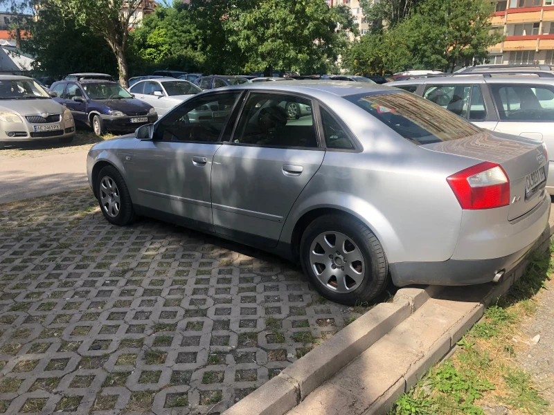 Audi A4 1.8T, снимка 4 - Автомобили и джипове - 52473911