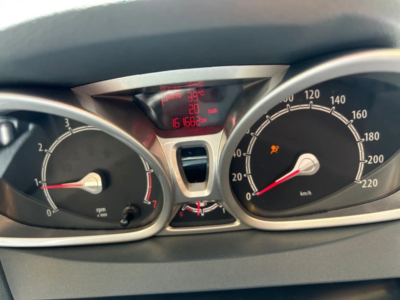 Ford Fiesta, снимка 5 - Автомобили и джипове - 52185583