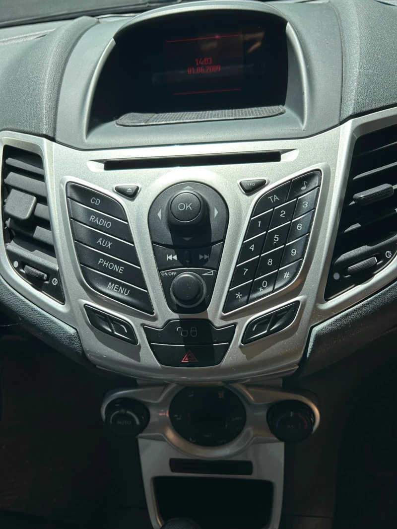 Ford Fiesta, снимка 6 - Автомобили и джипове - 52185583