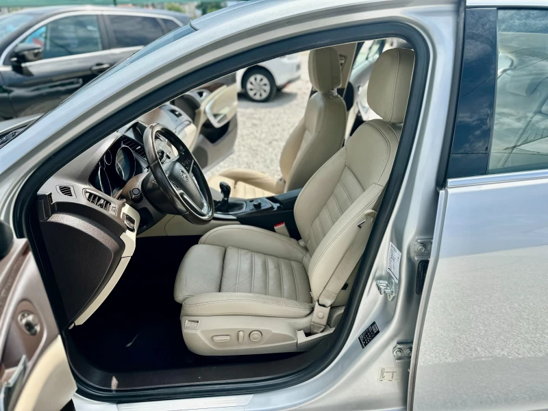 Opel Insignia 2.0CDTI* NAVI* Подгрев, снимка 15 - Автомобили и джипове - 51383197
