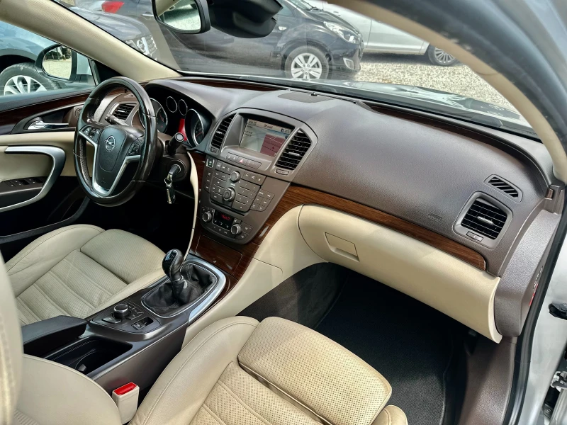Opel Insignia 2.0CDTI* NAVI* Подгрев, снимка 10 - Автомобили и джипове - 51383197
