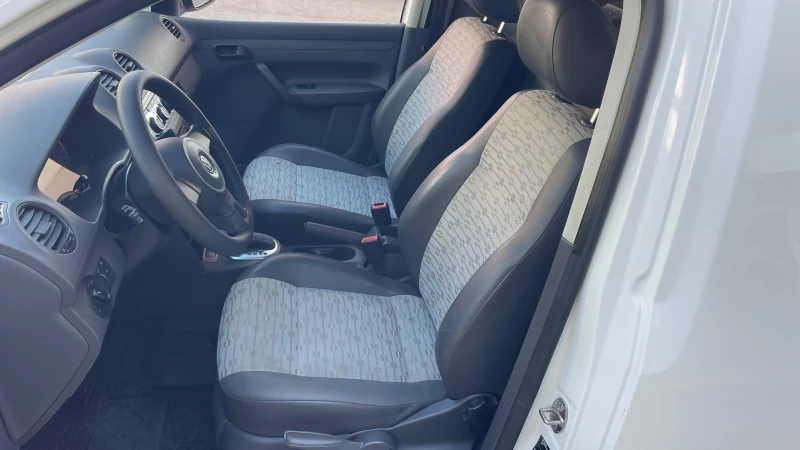 VW Caddy 1.6tdi MAXI, снимка 9 - Автомобили и джипове - 51770426