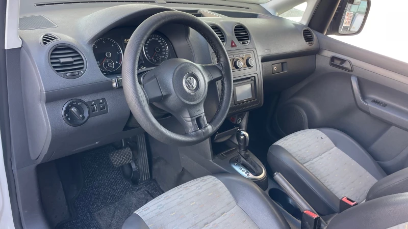 VW Caddy 1.6tdi MAXI, снимка 10 - Автомобили и джипове - 51770426