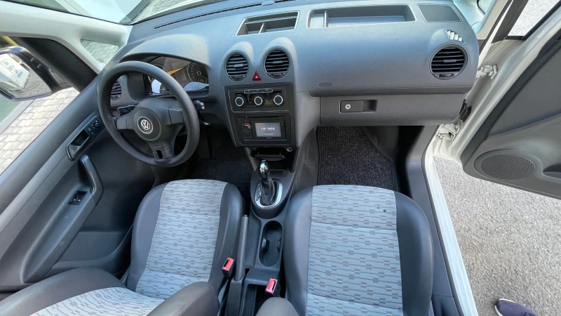 VW Caddy 1.6tdi MAXI, снимка 12 - Автомобили и джипове - 51770426