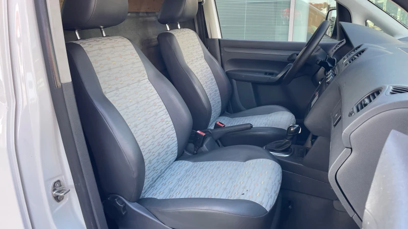 VW Caddy 1.6tdi MAXI, снимка 13 - Автомобили и джипове - 51770426