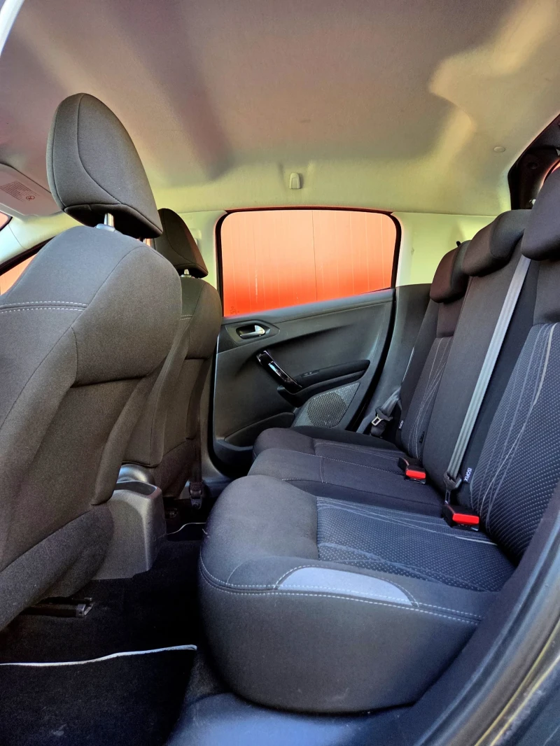 Peugeot 208 1.2 VTI Swiss Внос от Швейцария, снимка 15 - Автомобили и джипове - 52503137