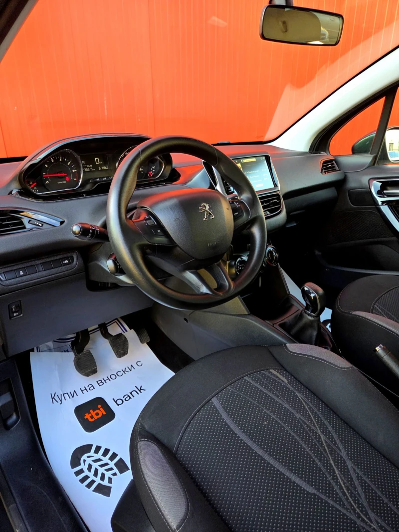 Peugeot 208 1.2 VTI Swiss Внос от Швейцария, снимка 8 - Автомобили и джипове - 52503137