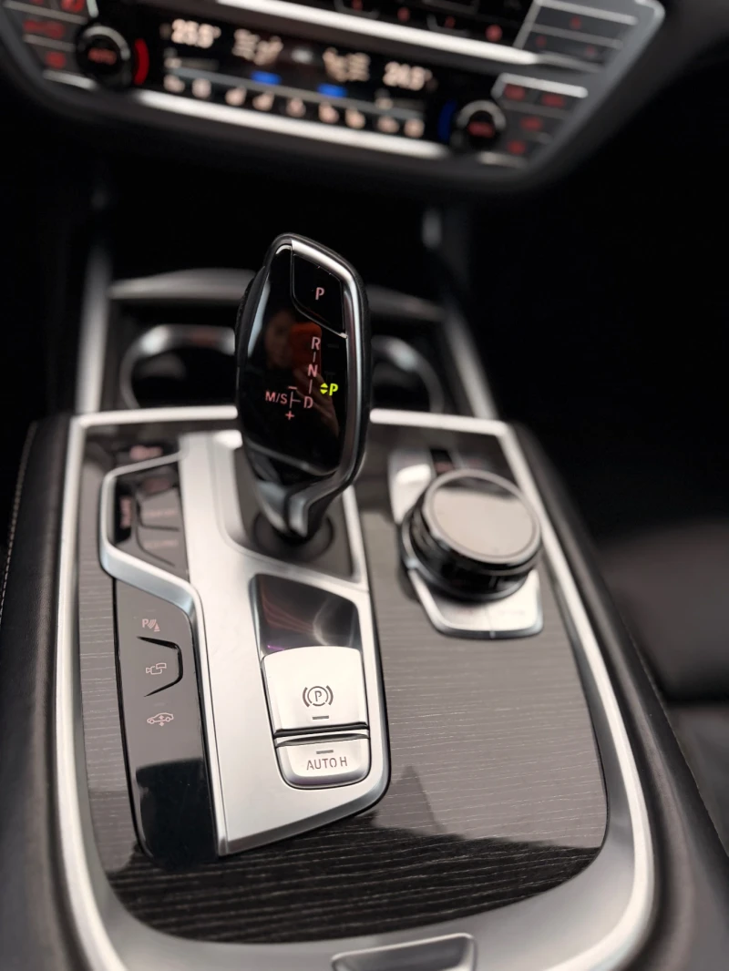 BMW 750, снимка 11 - Автомобили и джипове - 53091496