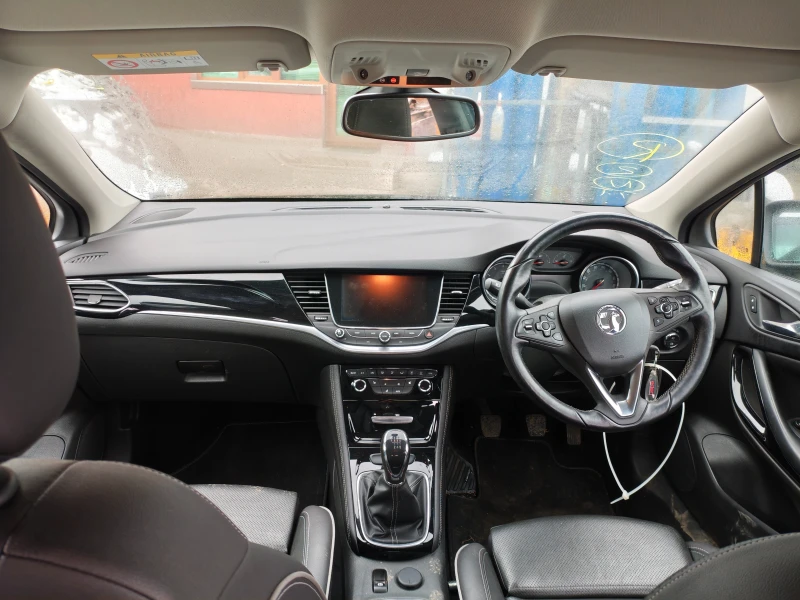 Opel Astra 1.4T, снимка 6 - Автомобили и джипове - 53357925