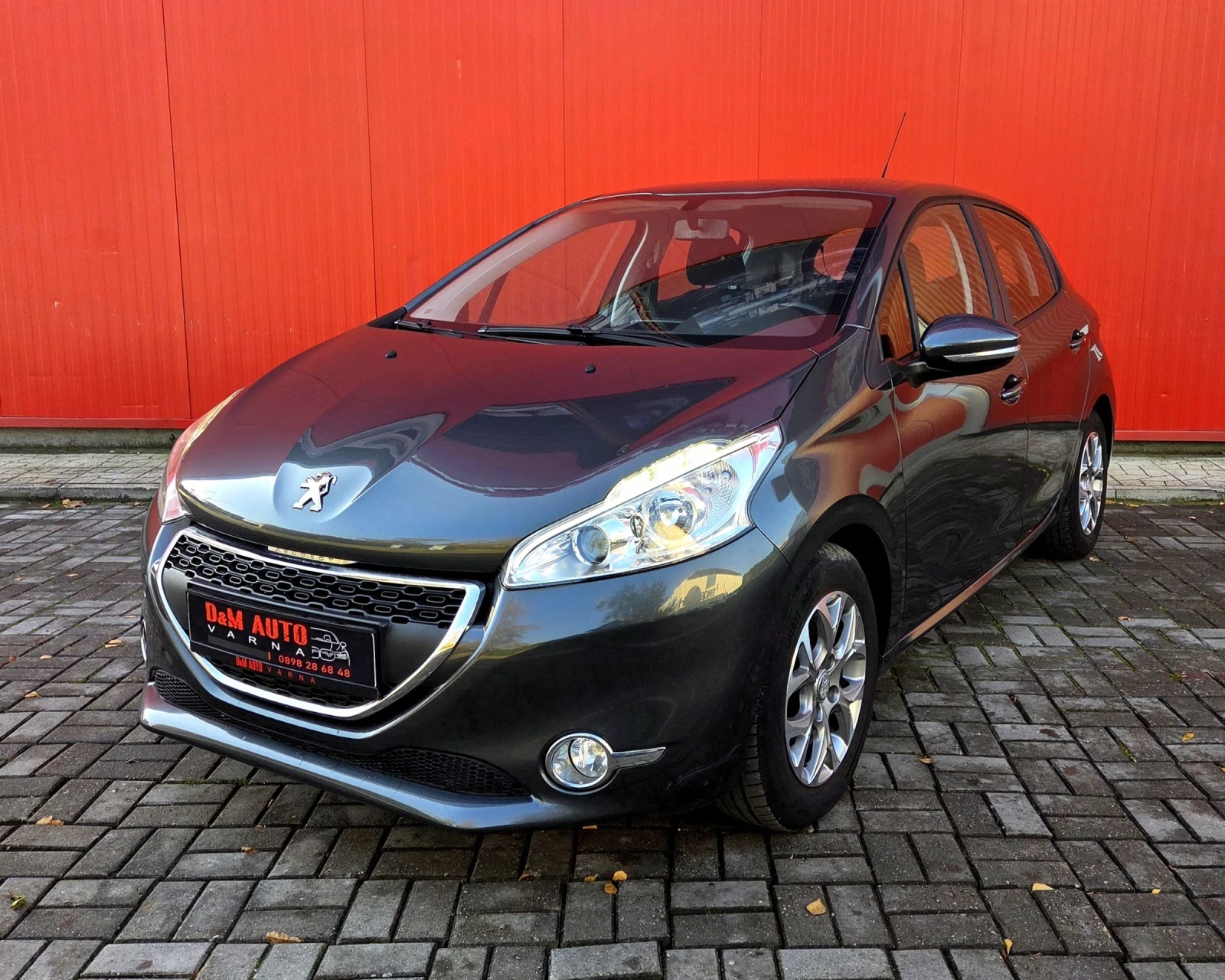 Peugeot 208 1.2 VTI Swiss Внос от Швейцария, снимка 1