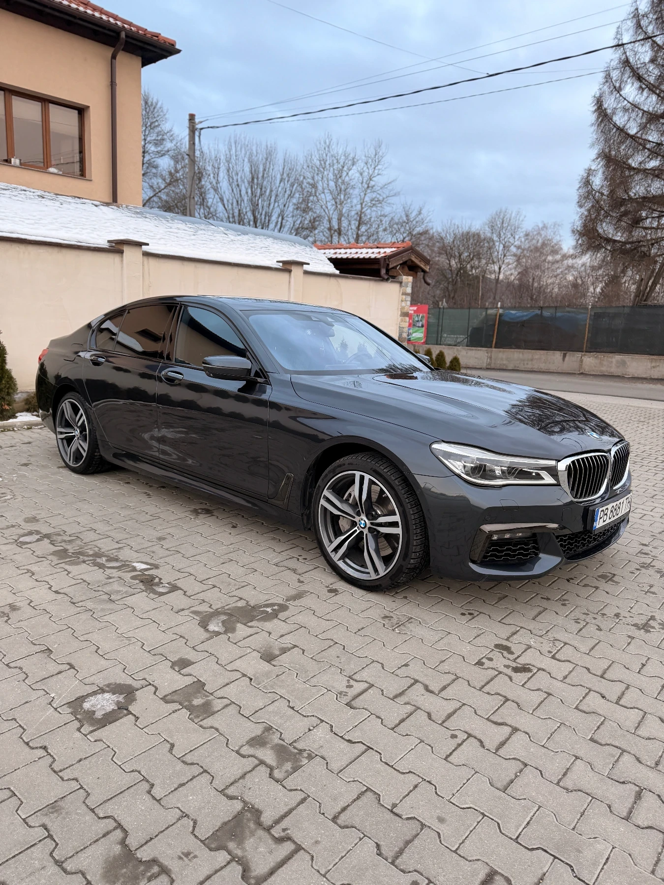 BMW 750, снимка 1