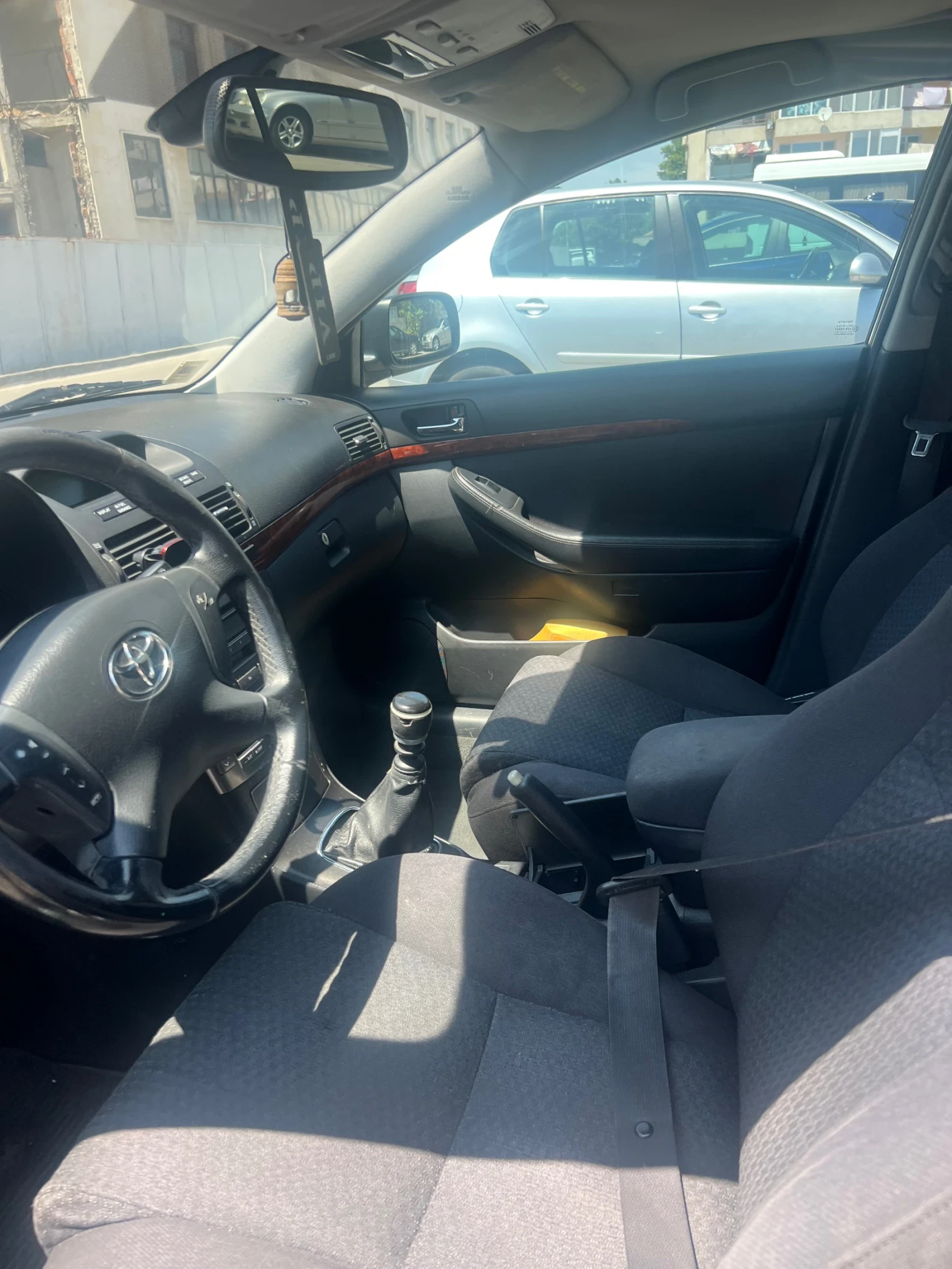 Toyota Avensis  - изображение 10