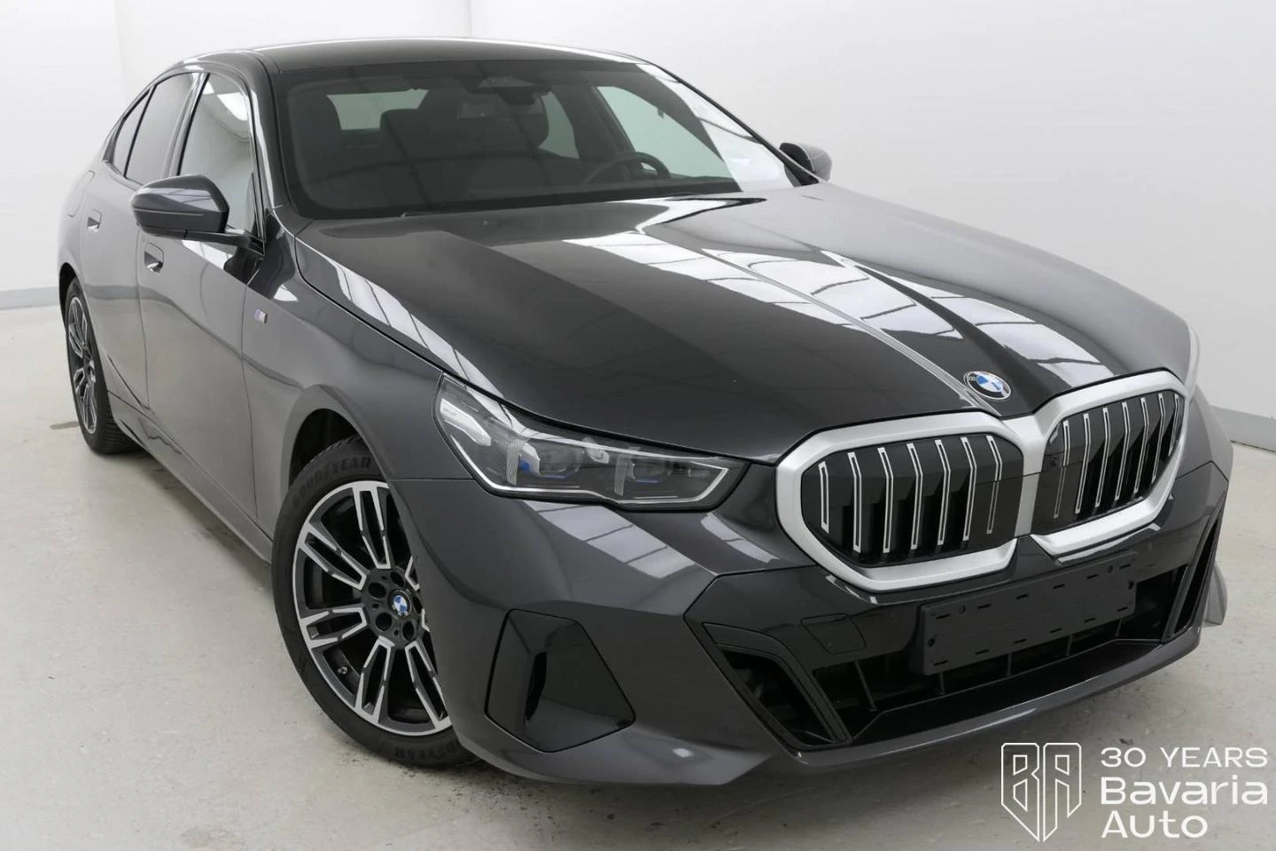 BMW 520 i M Sport Paket Steptronic - изображение 4