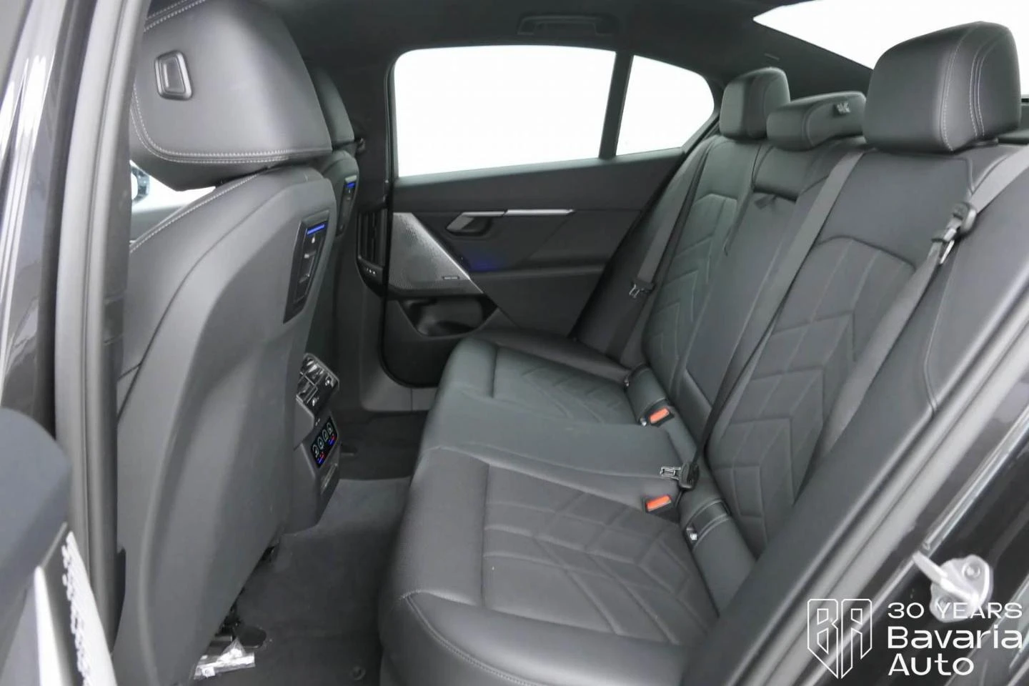 BMW 520 i M Sport Paket Steptronic - изображение 8