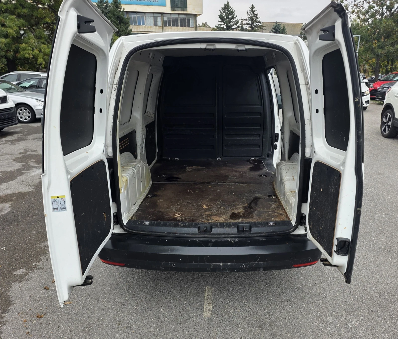 VW Caddy Maxi, evro6 , 1, 4 cng, шест скорости  | Mobile.bg — изображение 14