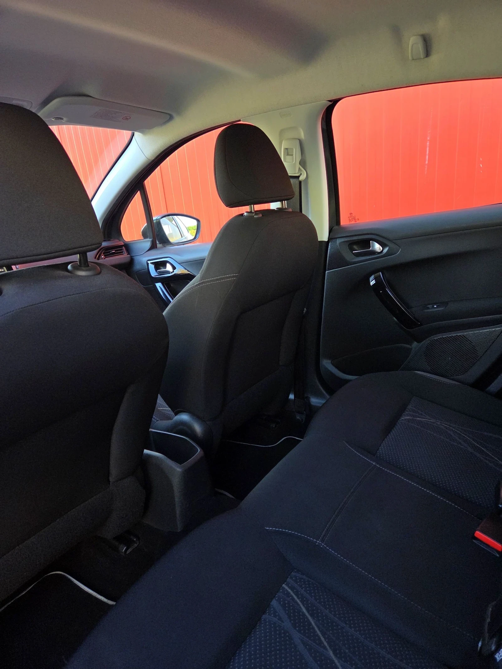 Peugeot 208 1.2 VTI Swiss    | Mobile.bg   16