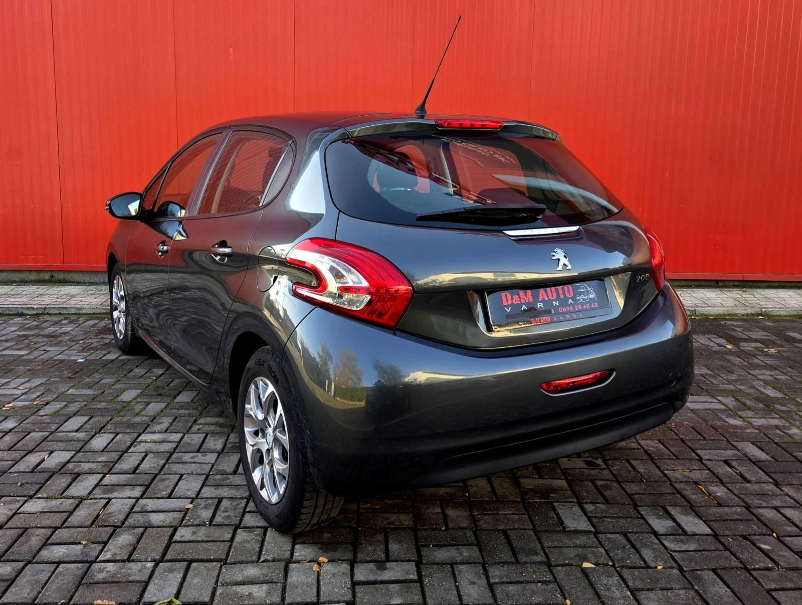 Peugeot 208 1.2 VTI Swiss Внос от Швейцария - изображение 4