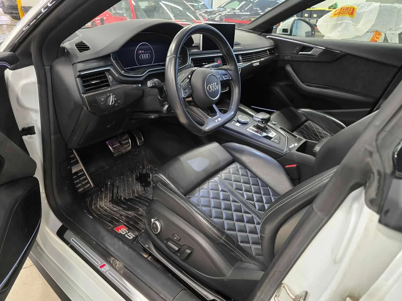 Audi S5 Technik/ГУМИ С ДЖАНТИ / 360 / DISTRONIC / МАСАЖИ , снимка 5 - Автомобили и джипове - 54011535