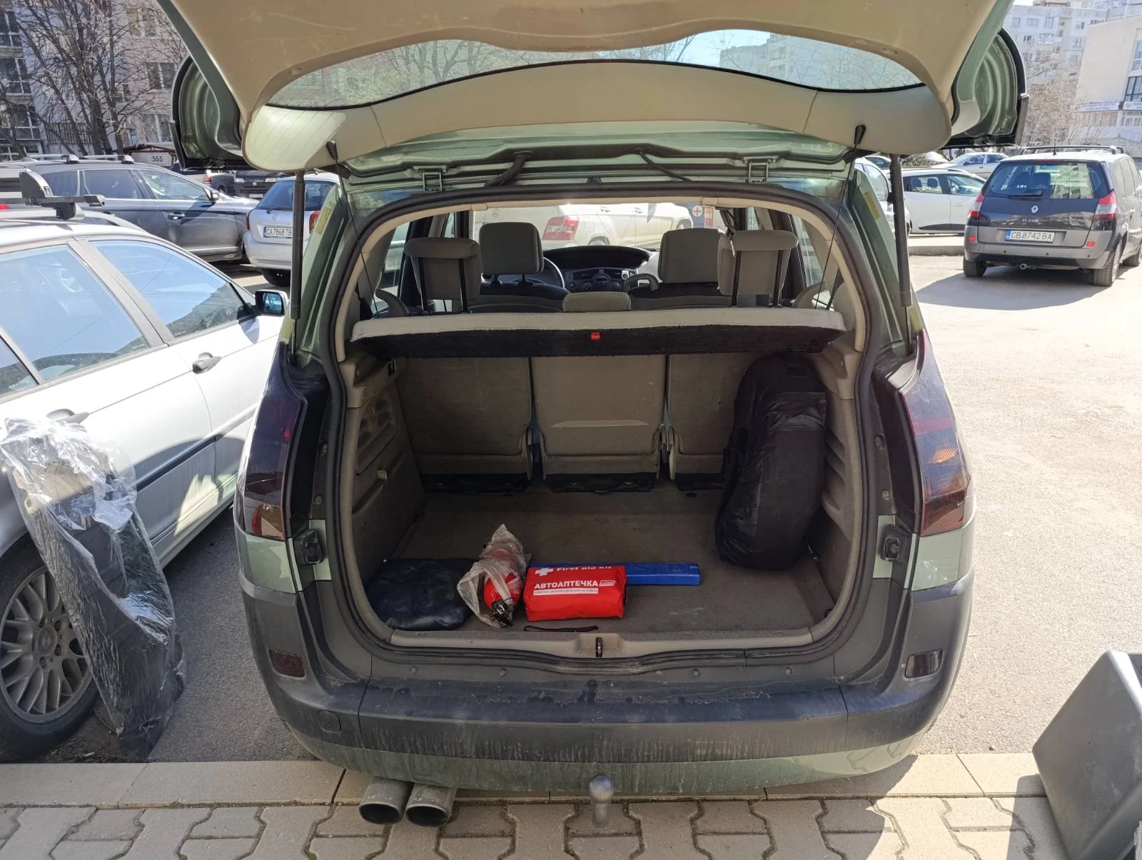 Renault Scenic 2.0 i 16V , снимка 12 - Автомобили и джипове - 55223356