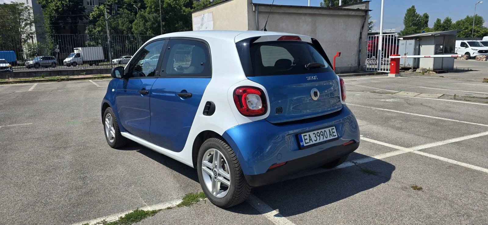 Smart Forfour EQ forfour , снимка 2 - Автомобили и джипове - 55314008