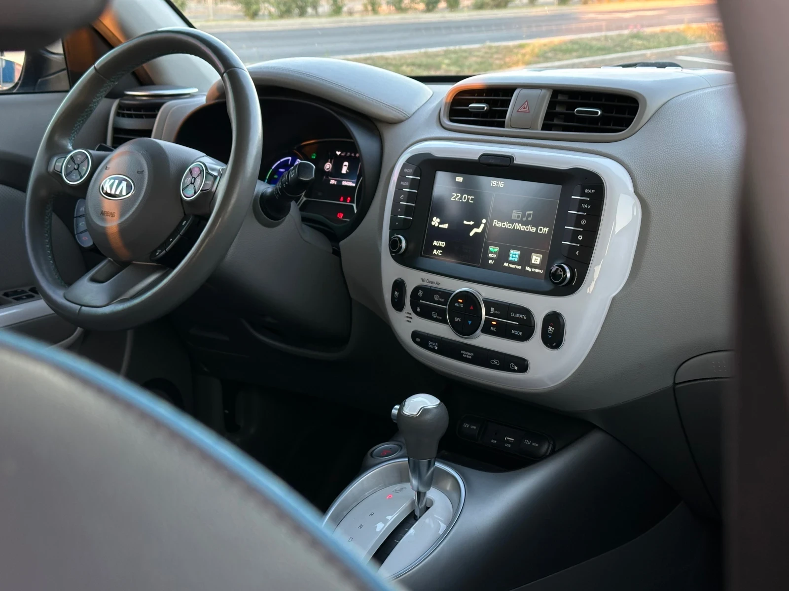 Kia Soul Electric | ���� | ������� | ��������� | CarPlay | Mobile.bg � ����������� 14