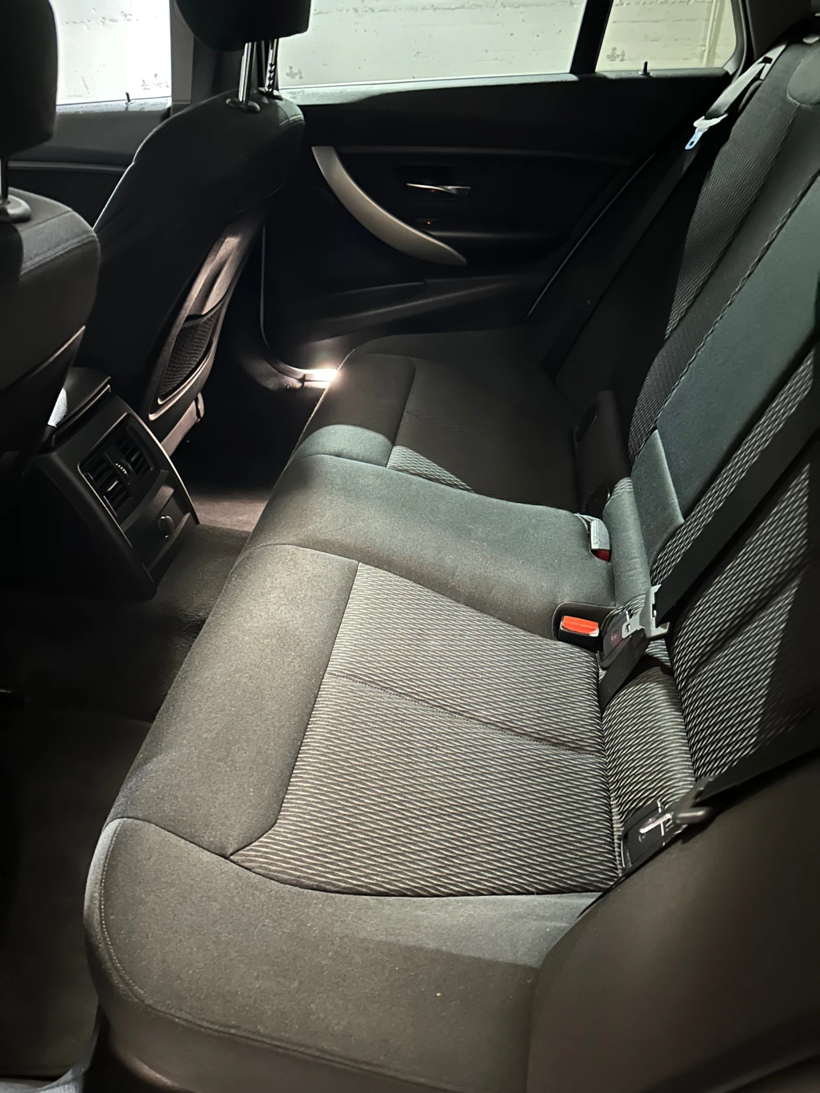 BMW 320 BMW 320d xDrive Touring (F31), снимка 8 - Автомобили и джипове - 55791623