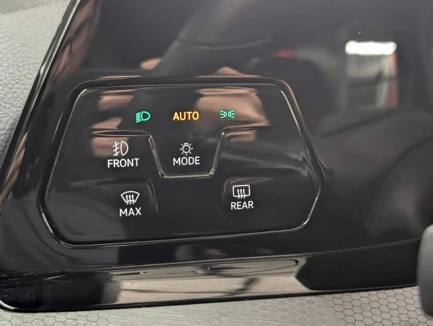 VW Golf GTI AUTOBAHN MANUAL ЦЕНА ДО БЪЛГАРИЯ АВТОКРЕДИТ, снимка 12 - Автомобили и джипове - 55937460