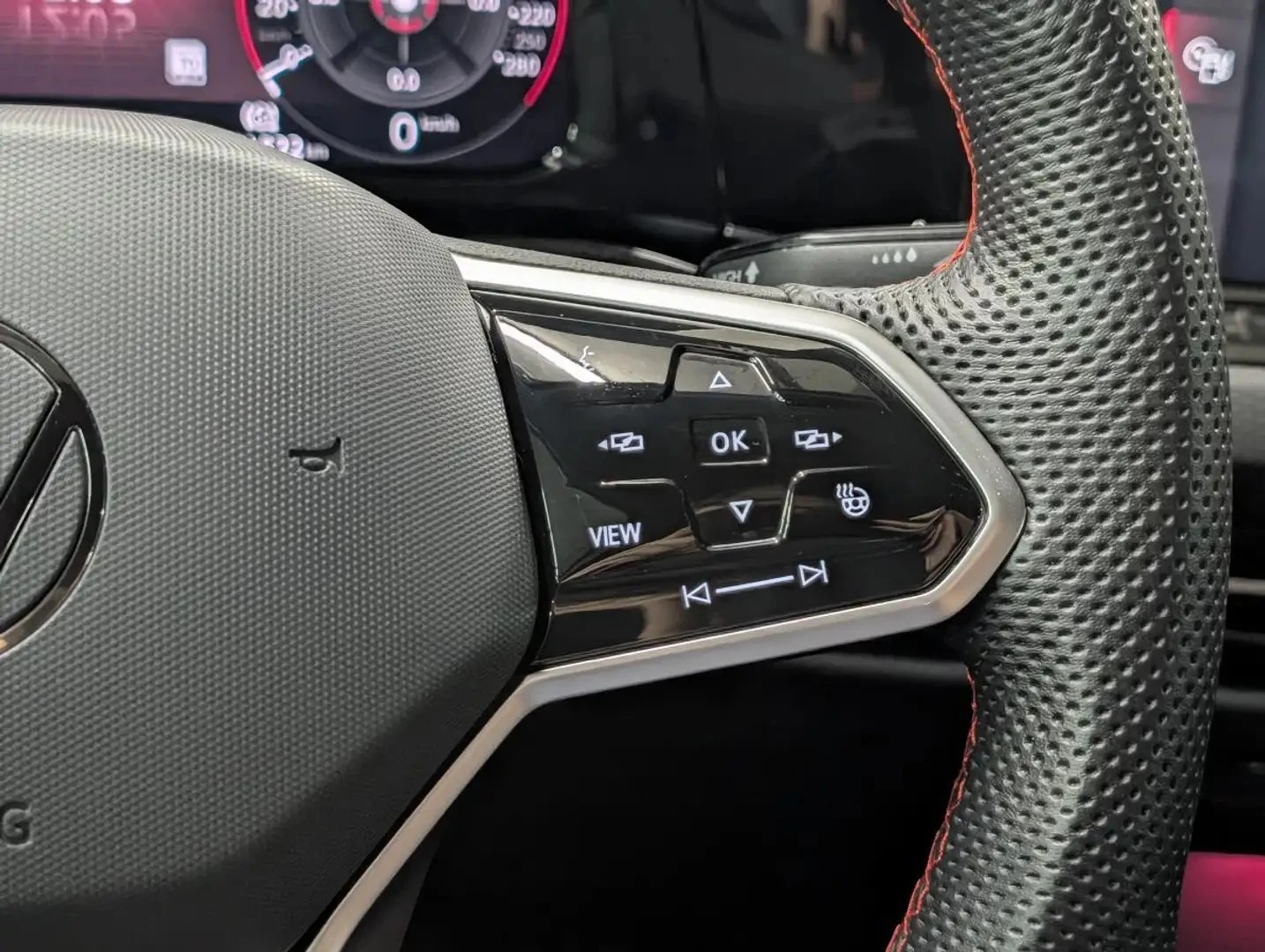 VW Golf GTI AUTOBAHN MANUAL ЦЕНА ДО БЪЛГАРИЯ АВТОКРЕДИТ, снимка 14 - Автомобили и джипове - 55937460