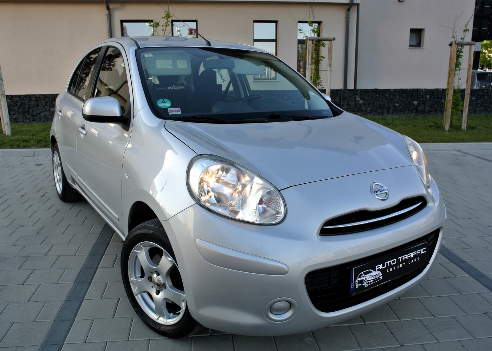 Nissan Micra 1.2i* РЕГИСТРИРАН* КЛИМАТРОНИК* АВТОПИЛОТ* ЕВРО 5, снимка 2 - Автомобили и джипове - 56012303