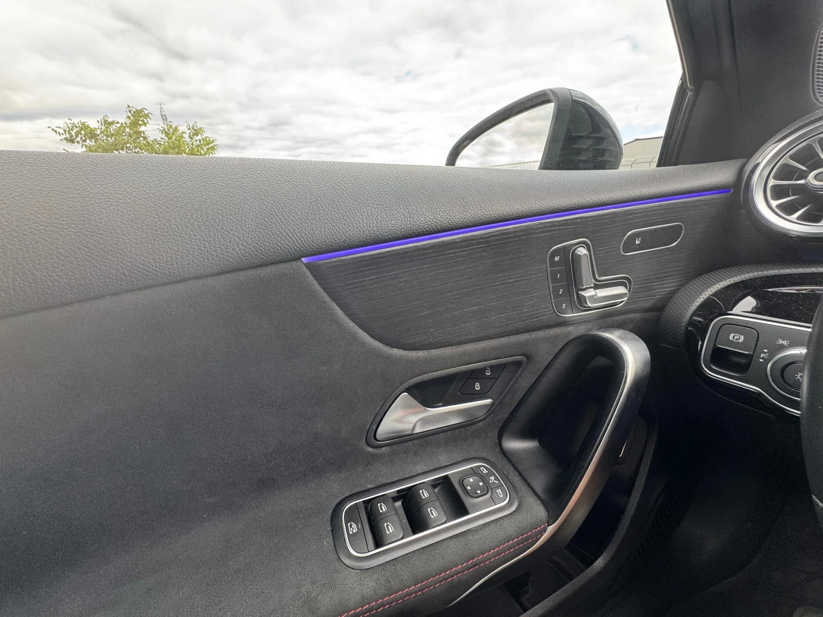 Mercedes-Benz A 220 4 matic, снимка 10 - Автомобили и джипове - 56201911